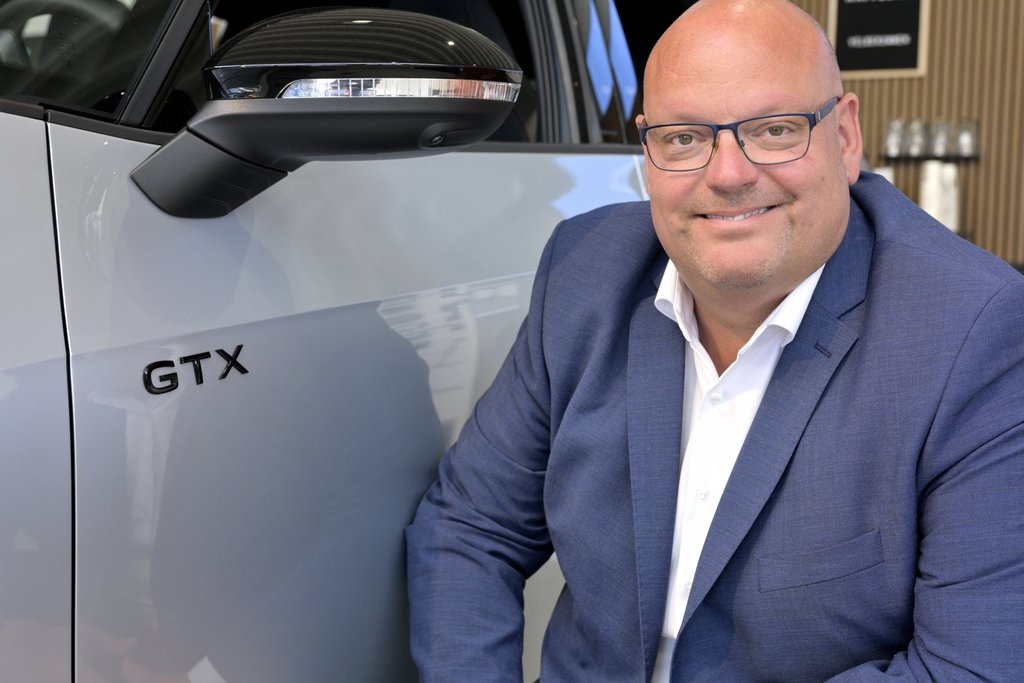 ”Elbilerne kommer – også til motorsporten. De er sjove og køreglade biler,” siger Retail Direktør Rolf Hillers, Semler Retail
(Foto: Michael Eisenberg)